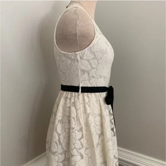 Monteau Lace Dress Ivory with black ribbon belt Size Small - Picture 3 of 9
